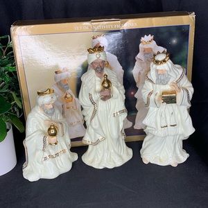 Set of 3 Jade Porcelain for Bon Ton (BonTon) Wiseman Nativity pieces